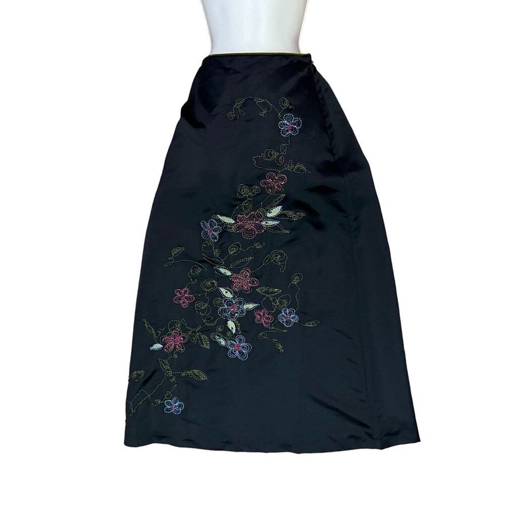The Limited Full Skirt Size 8 Satin Embroidered Beaded Floral Embellished